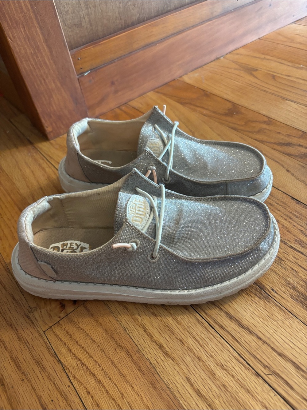 Hey Dude Sparkle Slip-On Casual Shoes in Silver girls sz 4